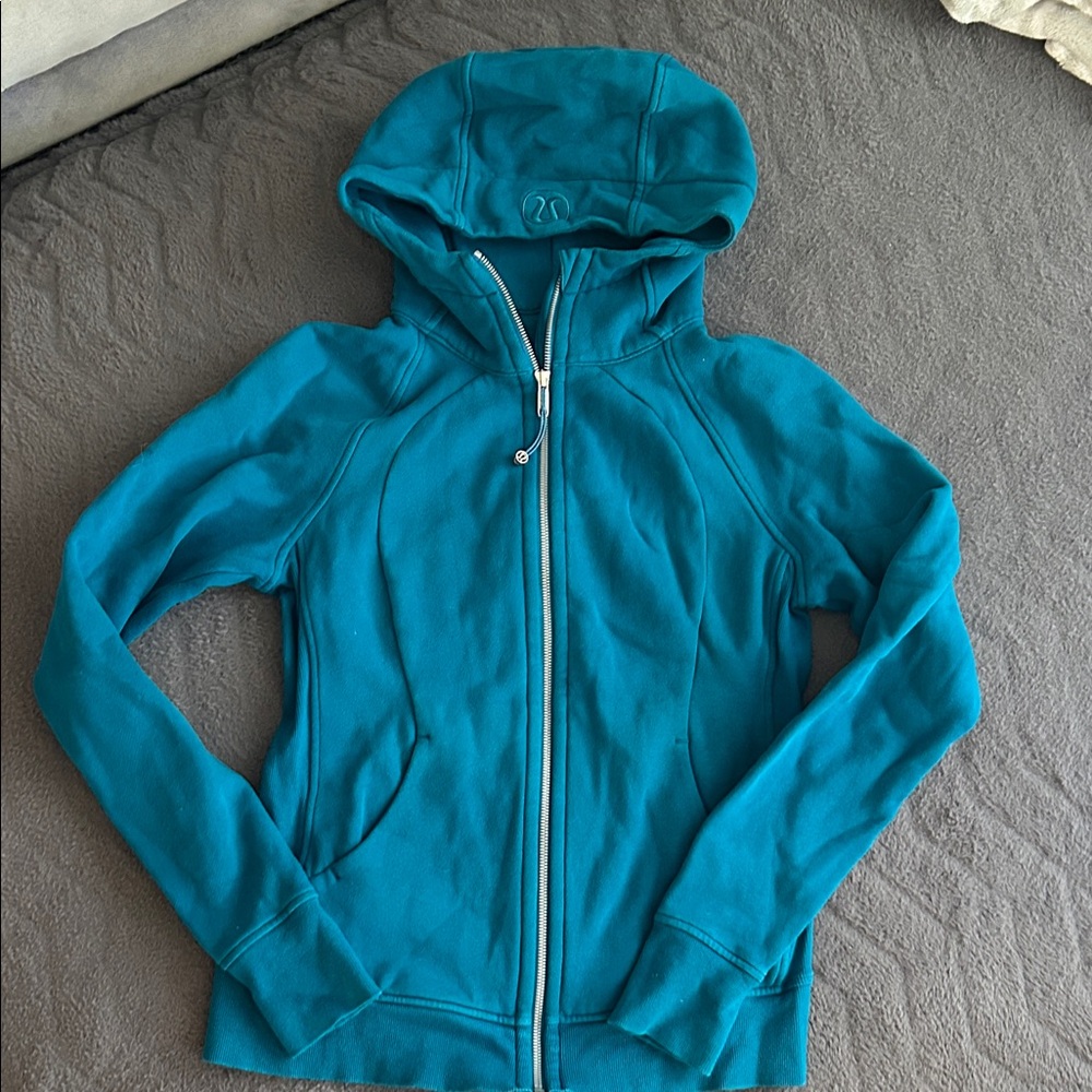 EUC Women’s Lululemon Teal Scuba size 8